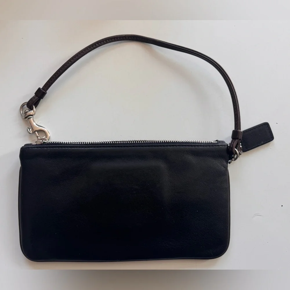 Vintage Coach 90s Y2K Black Leather Buckle Flap Women’s Wristlet Wallet
